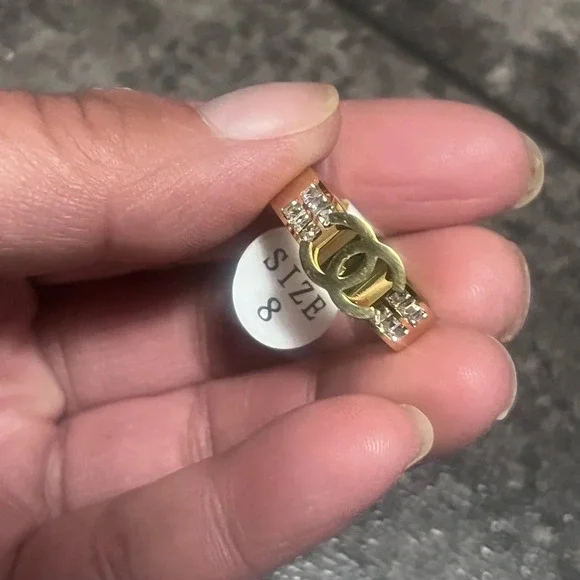 HC* New! Gold Fashion Ring with Faux Diamonds - Picture 6 of 8